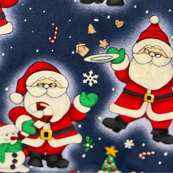 Med Couture Christmas Santa Cookies Winter Novelty Print Scrub Top Sz L Scrubs - Picture 3 of 6
